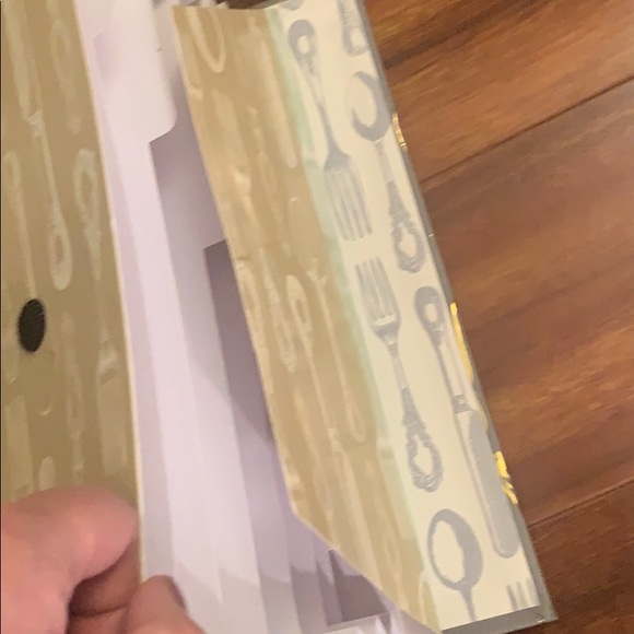 Recipe book new but with defects please see pics! - Picture 6 of 9